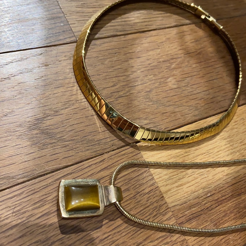 Vintage necklaces.  Set of 2. ⭐️Pair with another $5 for 3/10 price.